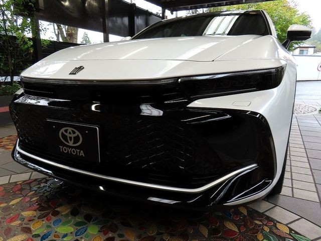 Toyota Crown Crossover