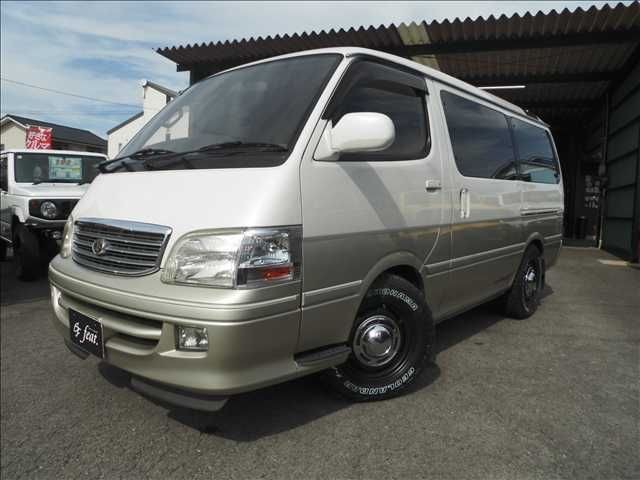 2003 Toyota Hiace W