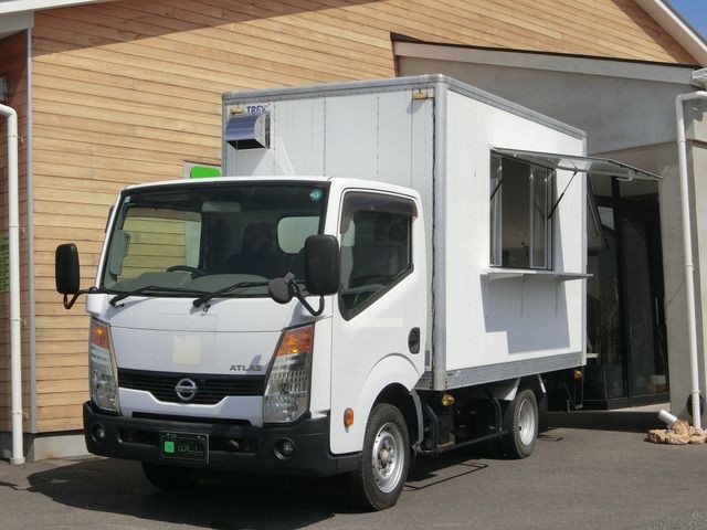2011 Nissan Atlas