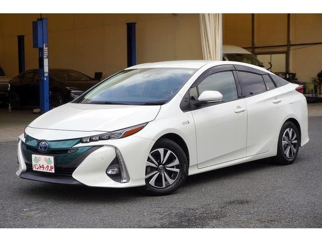2018 Toyota Prius PHV