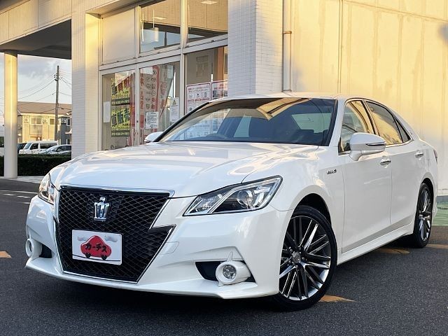 2013 Toyota Crown HV