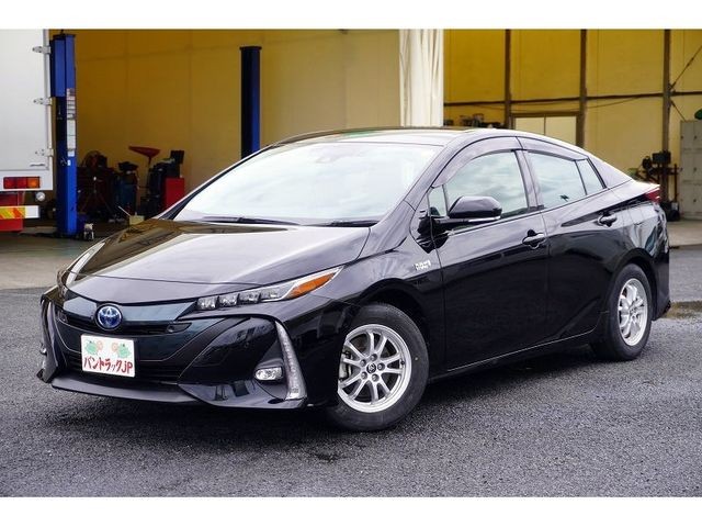2022 Toyota Prius PHV