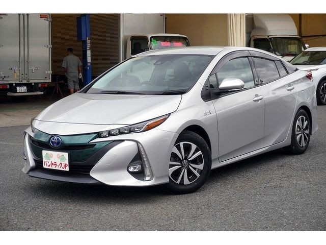 2019 Toyota Prius PHV