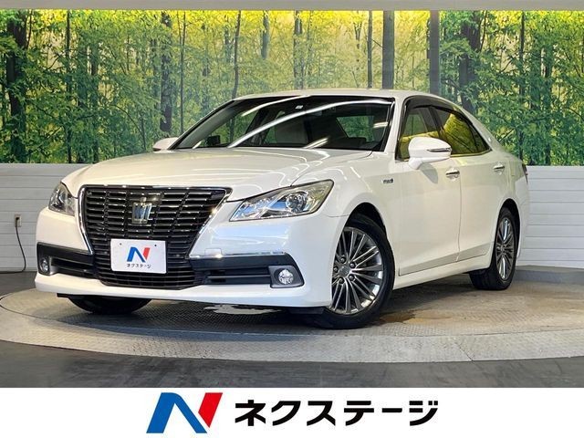 2013 Toyota Crown HV