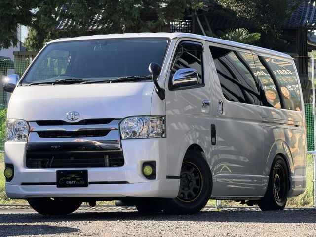Toyota Hiace V