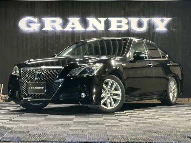 2013 Toyota Crown HV