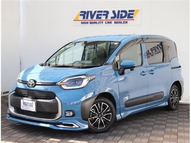 Toyota Sienta HV