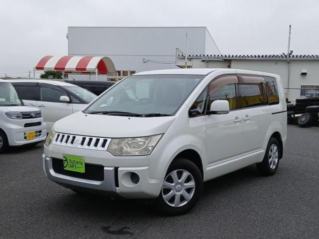 2012 Mitsubishi Delica D5