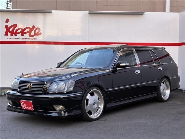Toyota Crown Estate