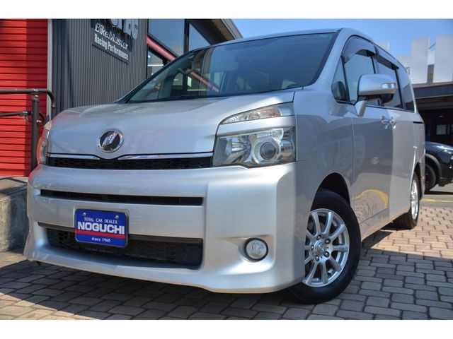2011 Toyota Voxy