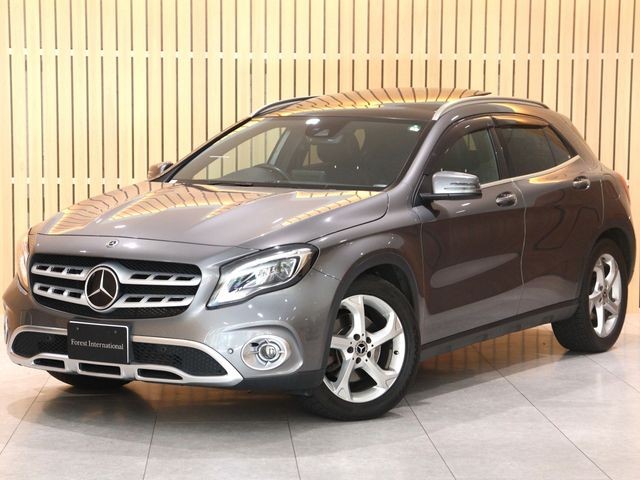 Mercedes-Benz GLA220