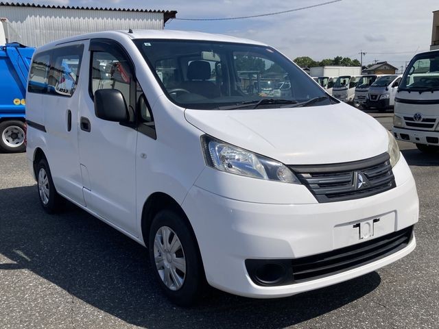 Mitsubishi Delica V