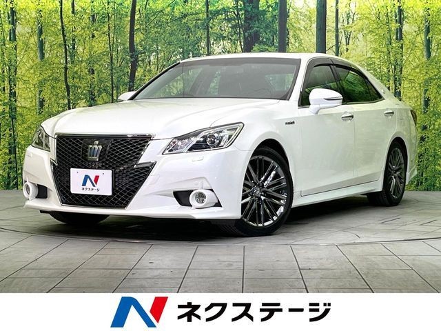 2013 Toyota Crown HV