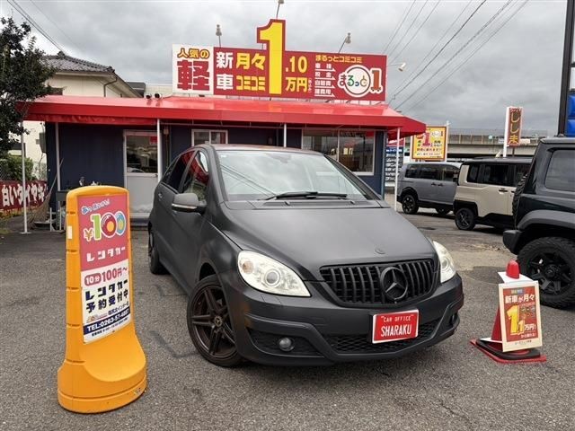 Mercedes-Benz B180