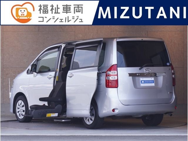 2012 Toyota Noah