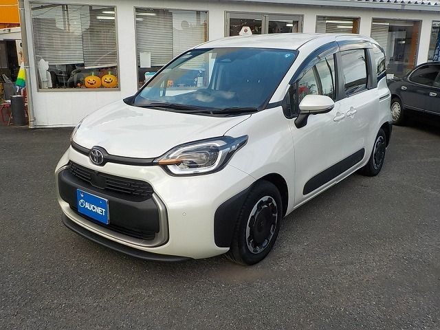 Toyota Sienta HV