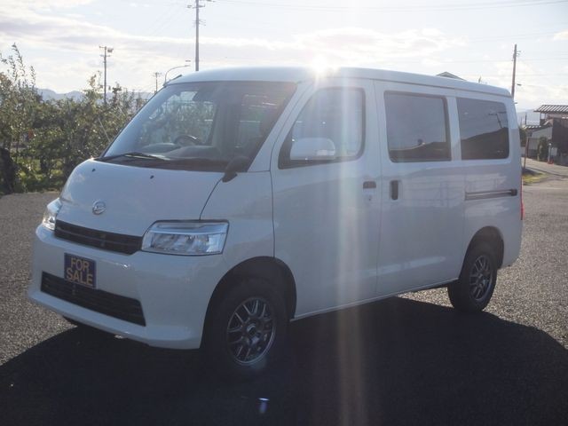 2023 Daihatsu Gran MAX