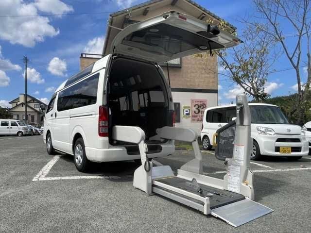 Toyota Hiace V