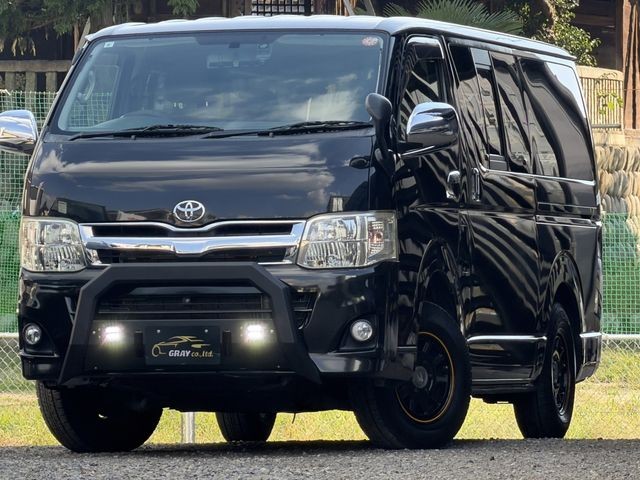 Toyota Hiace V