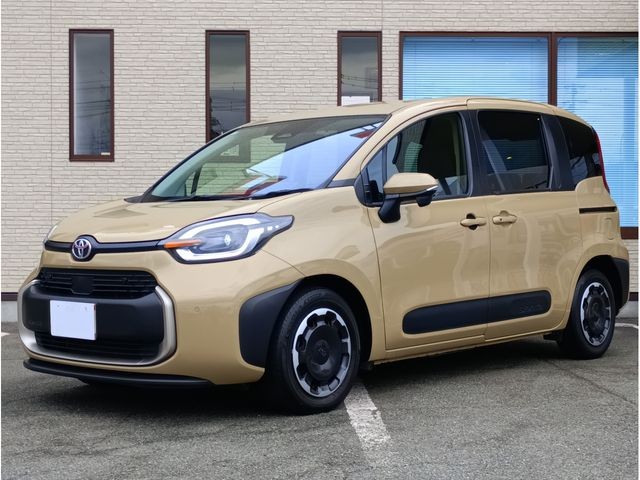Toyota Sienta HV
