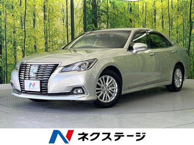 2017 Toyota Crown HV