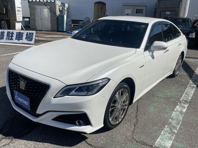 2020 Toyota Crown HV