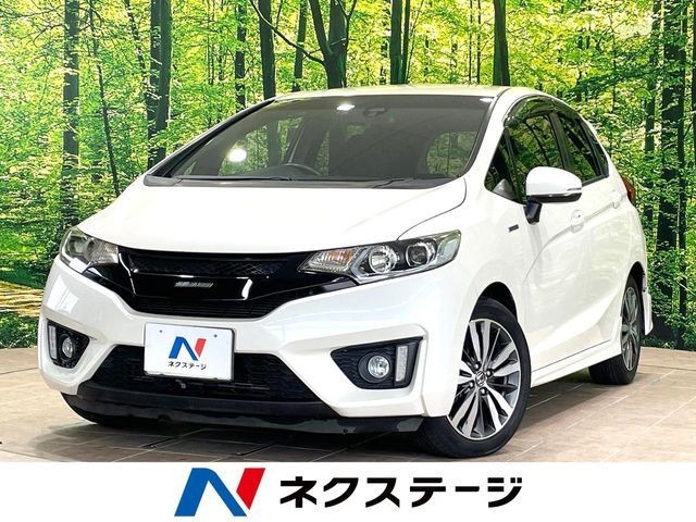 2016 Honda FIT HV