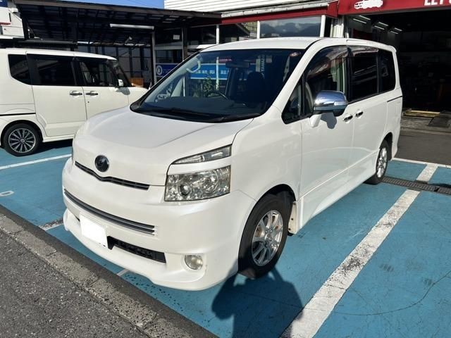 2009 Toyota Voxy