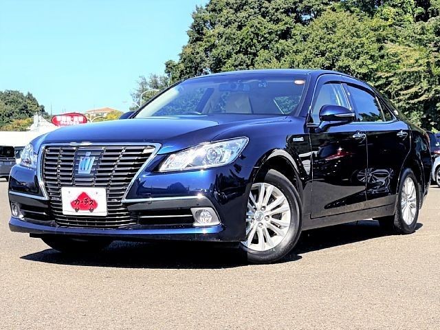 2014 Toyota Crown HV