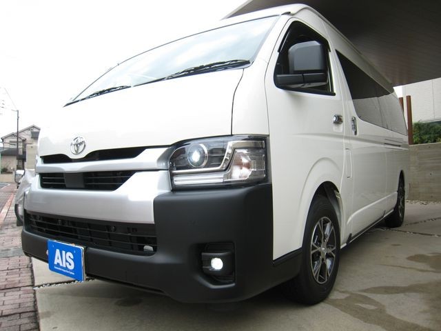 Toyota Hiace Commuter