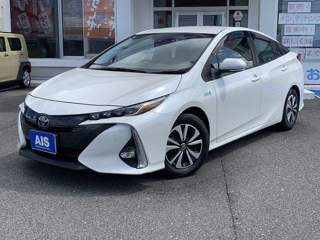 2020 Toyota Prius PHV