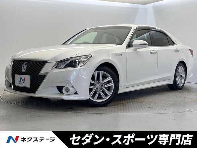 2013 Toyota Crown HV