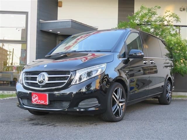 Mercedes-Benz V220D