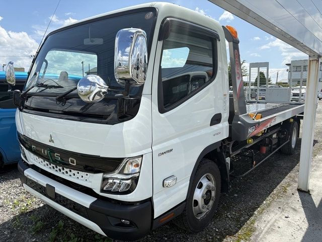 2023 Mitsubishi Canter T