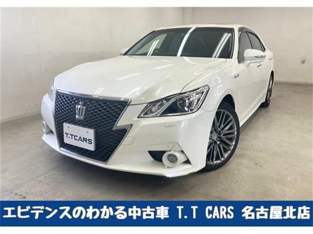 2013 Toyota Crown HV