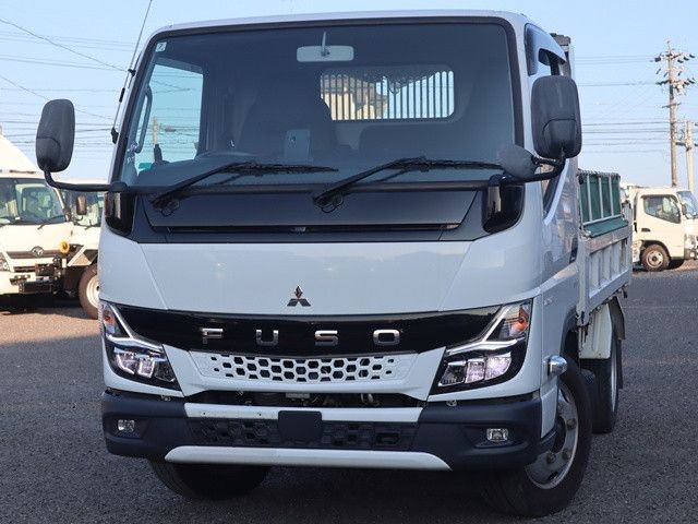 2022 Mitsubishi Canter T