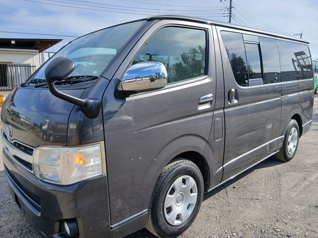 Toyota Hiace V