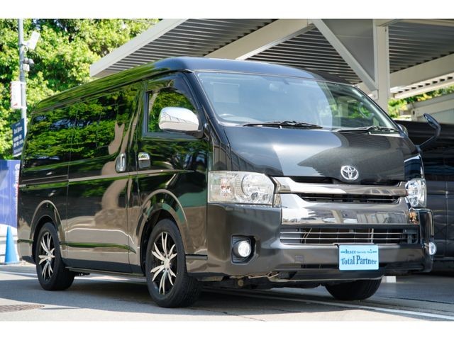 Toyota Hiace V