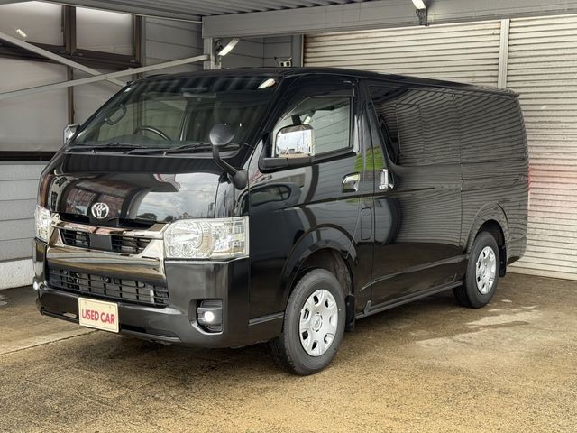 2022 Toyota Hiace V