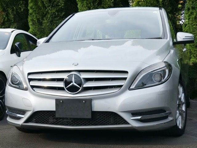 Mercedes-Benz B180