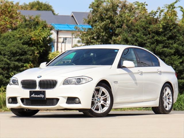 BMW 523I
