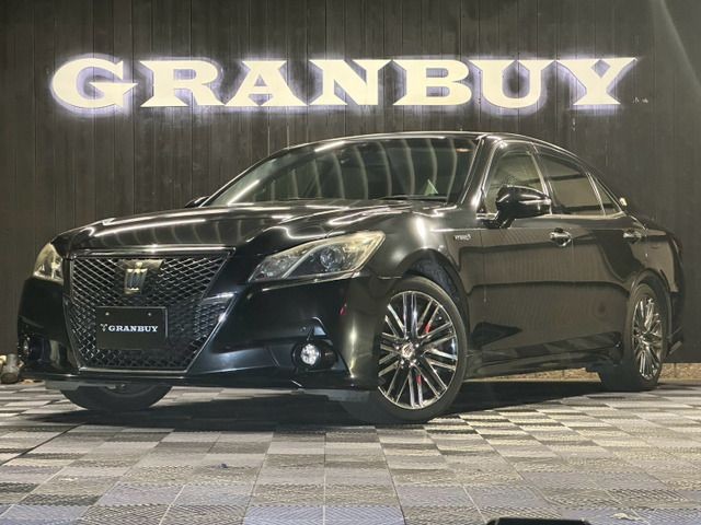 2013 Toyota Crown HV