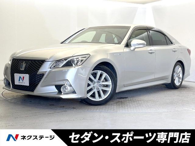 2014 Toyota Crown HV