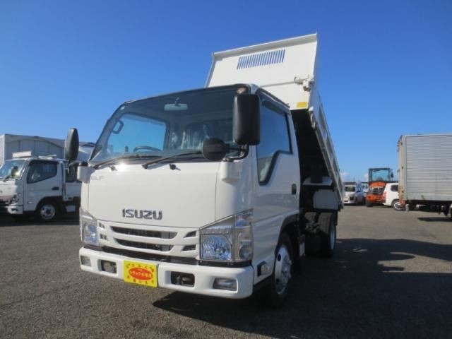 Isuzu ELF Truck
