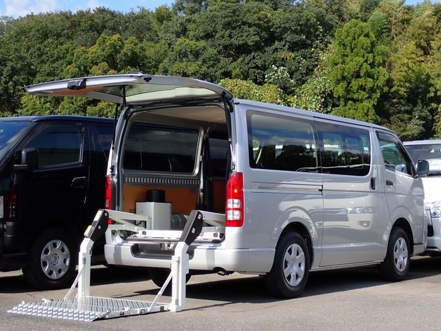 2019 Toyota Hiace V