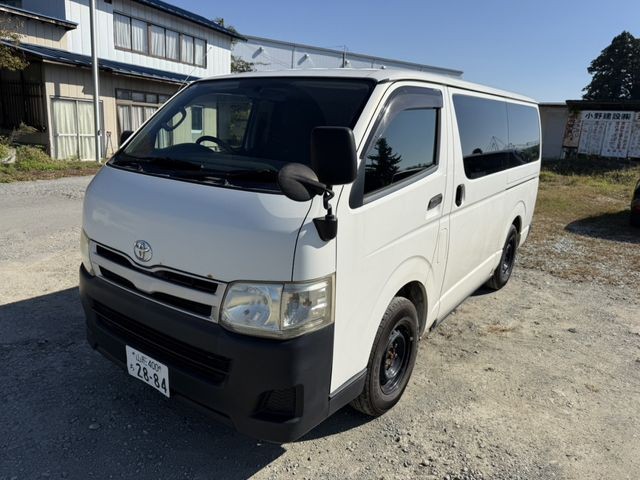 2010 Toyota Hiace V