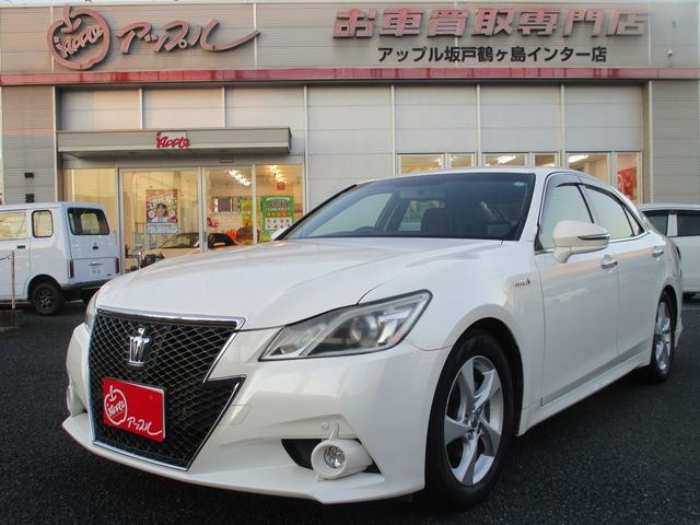 2013 Toyota Crown HV