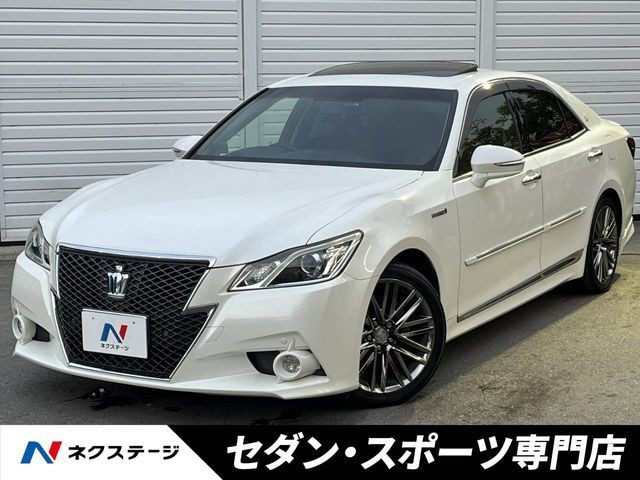2013 Toyota Crown HV
