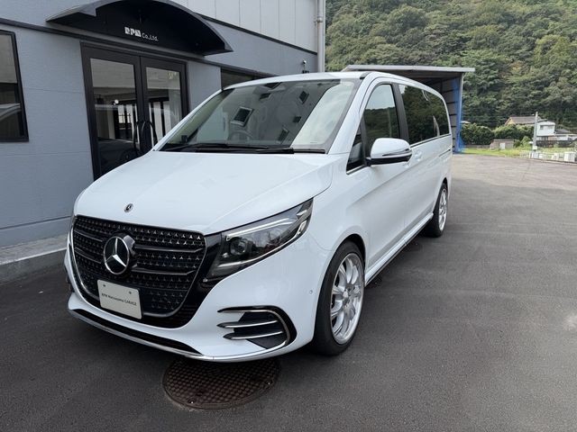 Mercedes-Benz V220D