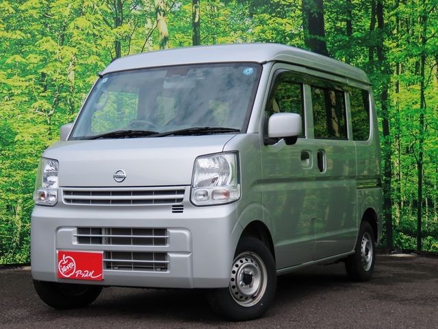 Nissan NT100 Clipper T